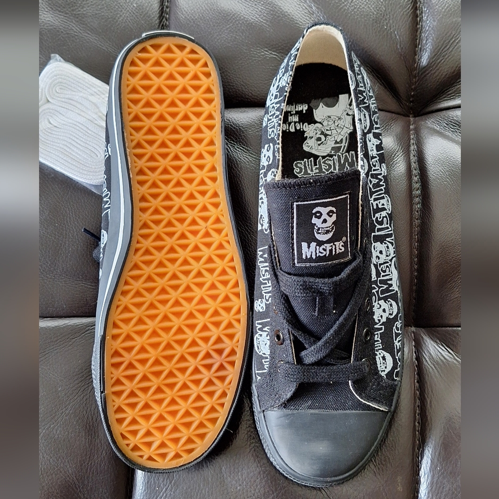 NEW Vision Street Wear Misfits shoes